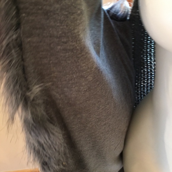 Faux fur grey vest - Picture 3 of 13